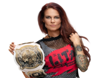 WWE Lita Boobs: Whats the Big Deal about that? See Pictures of the WWE Diva.