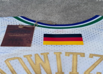 How can you tell if a jersey Dirk Nowitzki is real? Learn the easy signs of authenticity quickly.