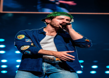 Was the Miami Jonas Brothers show incredible? Read the top reviews and see cool fan photos from the event!