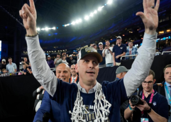 Bronny James to UConn: Will He Choose Huskies?